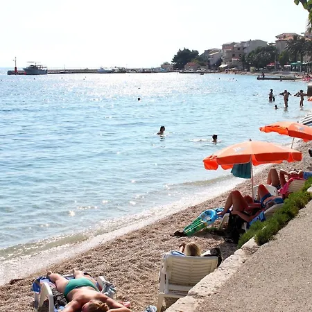 13681d * Gradac (Split-Dalmatia)