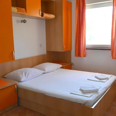 13681d Gradac (Split-Dalmatia)