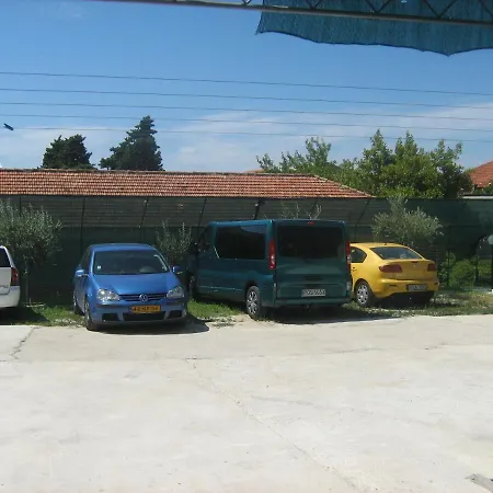 13681d * Gradac (Split-Dalmatia)